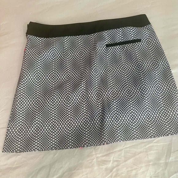 ANNIKA LE CUTTER & BUCK GOLf SKORT - Picture 2 of 3